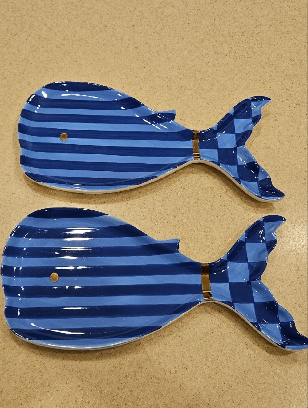 2 MACKENZIE CHILDS BIG BLUE WHALE ROYAL CHECK BEACH ACCENT APPETIZER SALAD PLATE